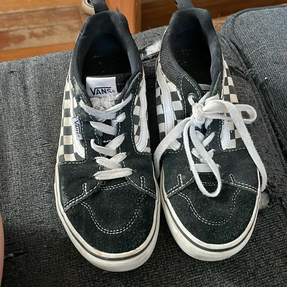 Checkered low rise Vans!